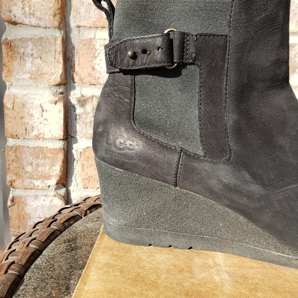 Ugg Indra Suede Leather Wedge Boots Black Size 10